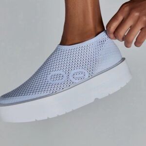 OOFOS OOMEGA CHUKKA Light Purple Mesh Sneakers